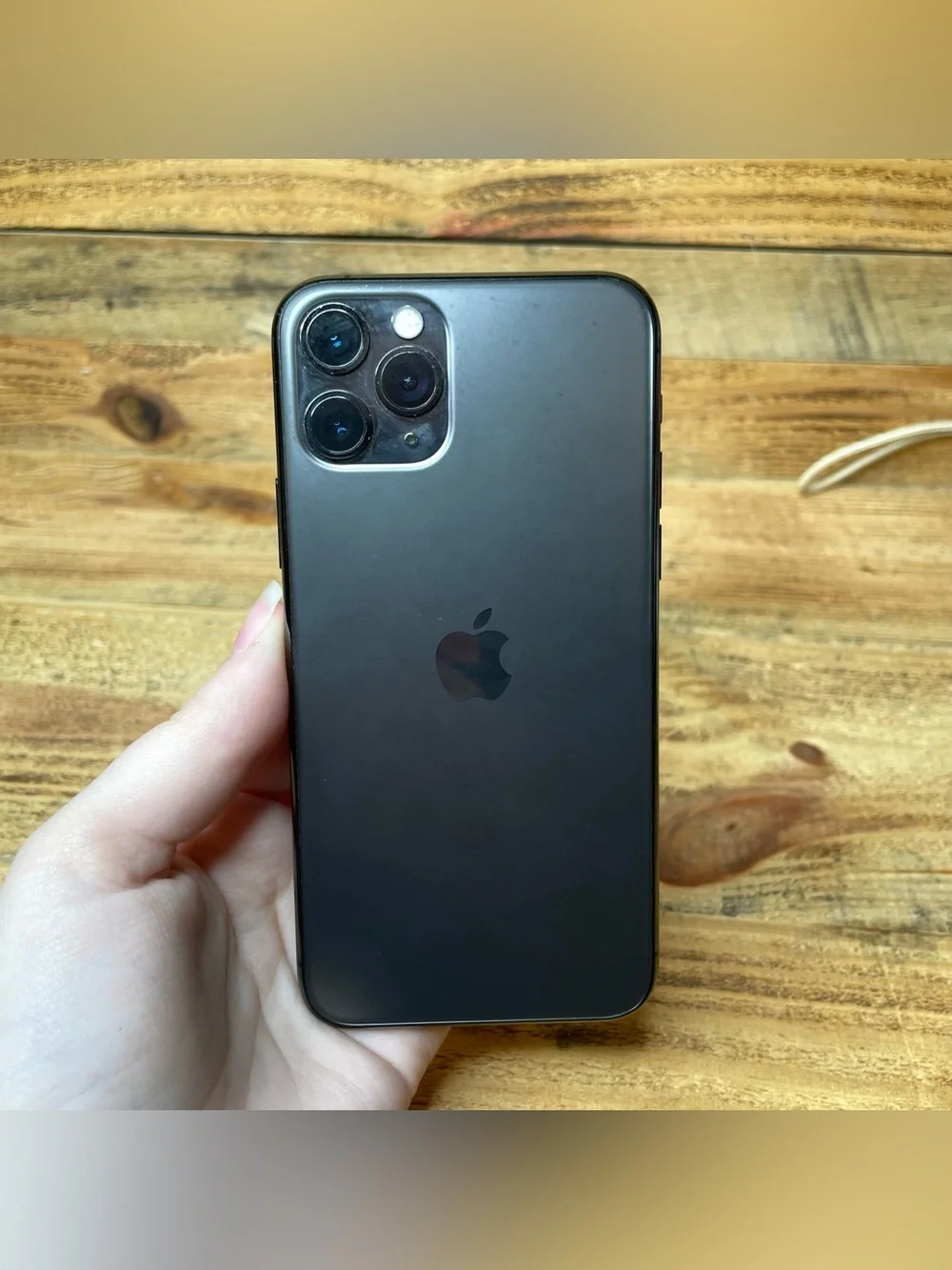 Unlocked Apple iPhone 11 Pro 512GB 18.6.2 MW9L2LL/A (WATER DAMAGE READ)